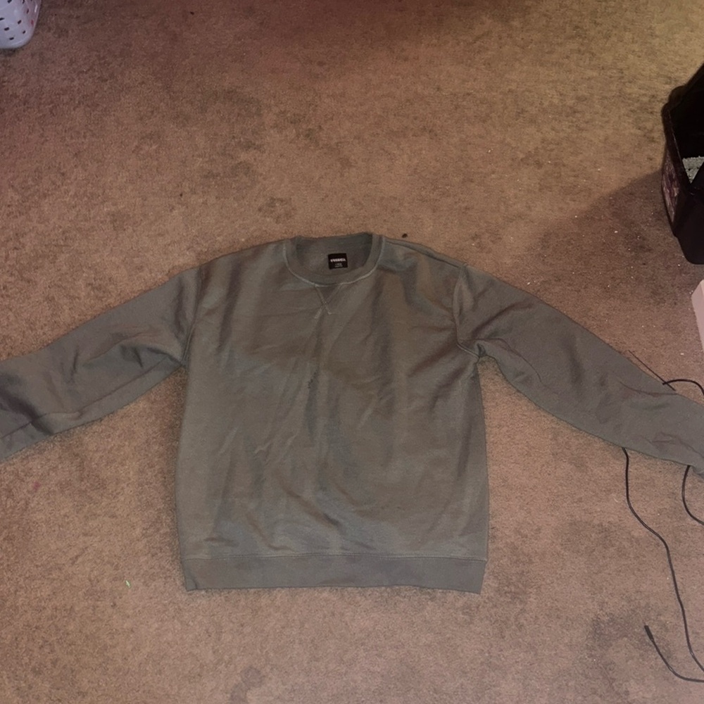 Long sleeve crewneck army green extra large